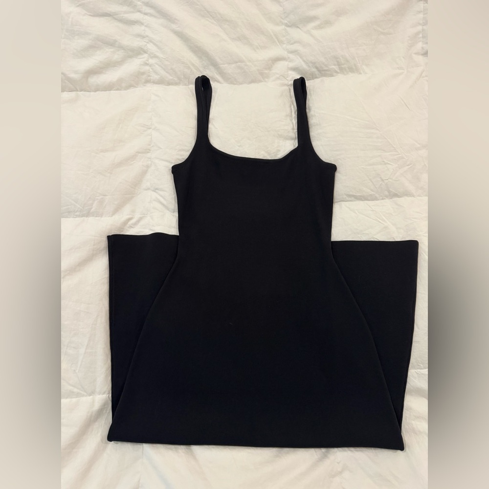 NWOT Rumored Parisian midi dress black medium